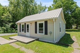 106 S Jacobs St, Richmond, MO 64085
