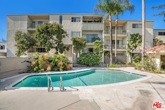 10240 Camarillo St Unit 301, Toluca Lake, CA 91602