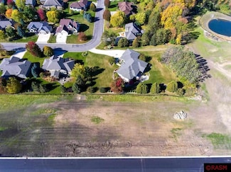 2185 Maple Leaf Ln NE, Owatonna, MN 55060
