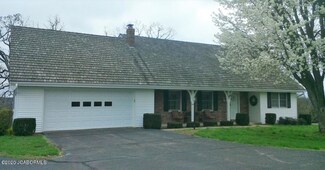 6608 Hedge Wood Ln, Jefferson City, MO 65101