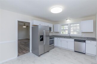 14501 Tranor Ave, Chester, VA 23836