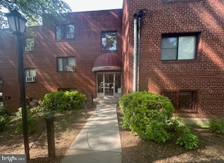 1581 N Colonial Terrace Unit 301X, Arlington, VA 22209
