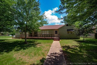 604 W 8th Ave, Bristow, OK 74010