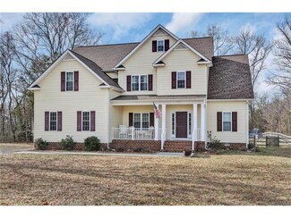 4905 Sweeney Cir, Henrico, VA 23231