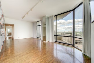 14 Greenway Plaza Unit 19P, Houston, TX 77046