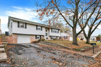 385 Valley View Dr, New Holland, PA 17557