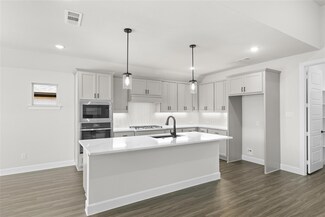 4004 Cherrybark Dr, Corinth, TX 76208