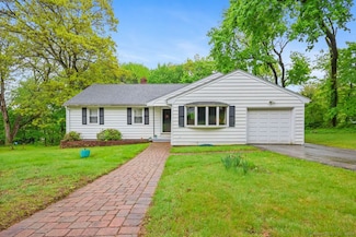 162 Leonard Rd, Hamden, CT 06514