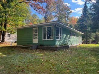 13655 Waubee Lake Dr, Lakewood, WI 54138