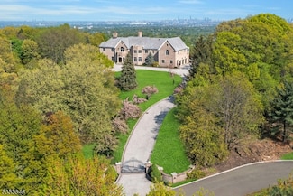 24 Club Way, Cedar Grove, NJ 07009