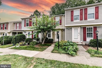 1661 Fieldthorn Dr, Reston, VA 20194