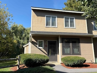 L4 Stonehedge Dr, South Burlington, VT 05403