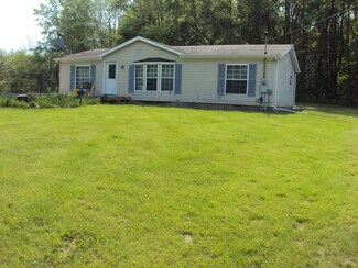 51950 50th St, Lawrence, MI 49064