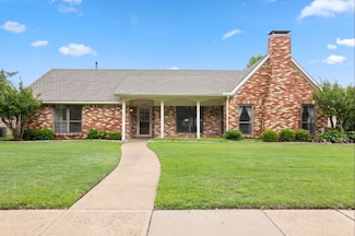 2304 Stone Creek Dr, Plano, TX 75075