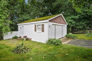 573 3rd Ave, Woonsocket, RI 02895