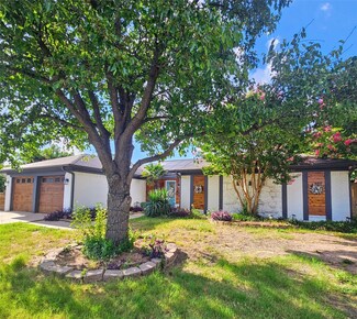 2609 Meadow Green, Bedford, TX 76021