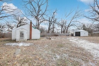 1531 E Glenwood Dr, Des Moines, IA 50320