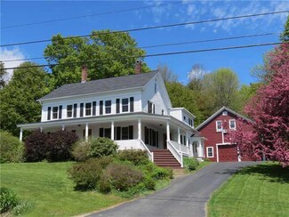 49 Old Village Rd, Winthrop, ME 04364