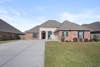 8821 Providence Dr, Denham Springs, LA 70726