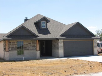 311 Cherry Point Dr, Palmer, TX 75152