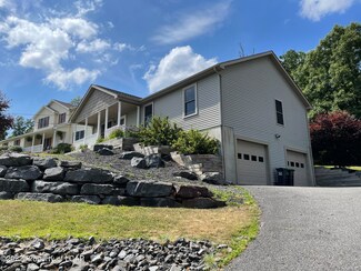 17 Rebel Hill Rd, Mountain Top, PA 18707