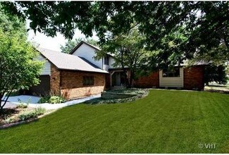 1628 Country Squire Dr, Geneva, IL 60134