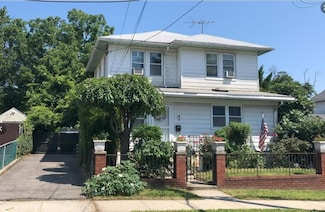 19 Bainton St, Yonkers, NY 10704