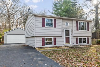 3320 Walnut Ct, Island Lake, IL 60042