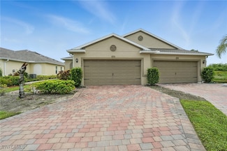 10692 Crossback Ln, Lehigh Acres, FL 33936