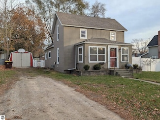 822 N River Ave, Alma, MI 48801