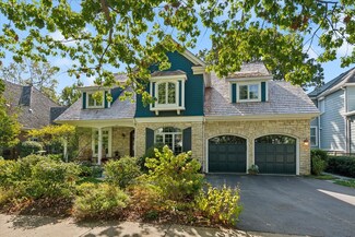 319 E North Ave, Lake Bluff, IL 60044