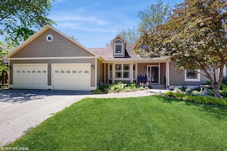 224 S Jameson St, New Buffalo, MI 49117