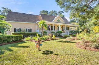 2 Pleasant Place Ct, Beaufort, SC 29907