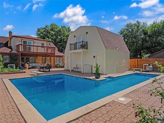 212 Edgemere Ct, Oklahoma City, OK 73118