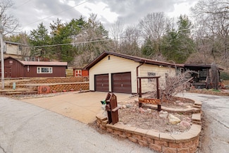 113 Powells Ln, Crescent, IA 51526