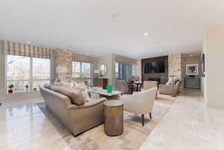 105 N Riverview St Unit 216, Dublin, OH 43017