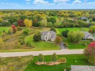 1763 Country Club Dr, Long Grove, IL 60047