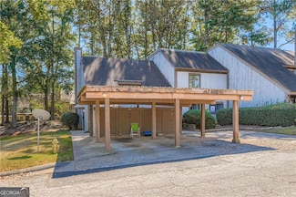 2 Willowick Dr, Lithonia, GA 30038