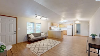 4102 W Windy Ln, Benton City, WA 99320