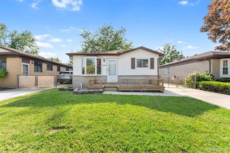 25928 Reeck Rd, Woodhaven, MI 48183