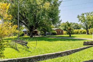 111 Harmon Rd, Maryville, TN 37804