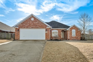 819 Hindman Dr, Prairie Grove, AR 72753