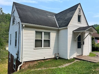 119 N Lewis St, Glenville, WV 26351