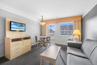 131 S Emerson Ave Unit 235, Montauk, NY 11954