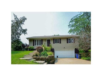 2633 Otis Rd SE, Cedar Rapids, IA 52403