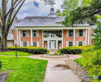 5679 Monroe St Unit 210, Sylvania, OH 43560