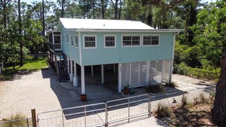 136 Harbor Cir, Panacea, FL 32346