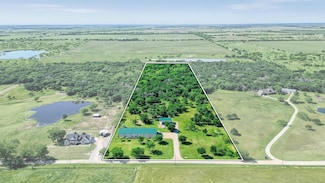 650 Scoggins Rd, Tioga, TX 76271