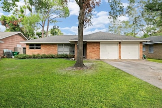 2111 Woodvine Dr, Houston, TX 77055
