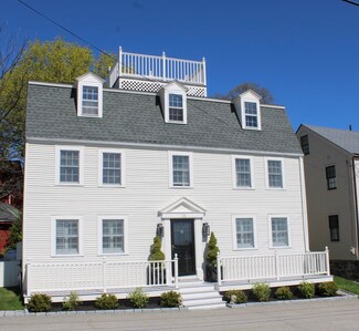 16 Wentworth Rd, New Castle, NH 03854